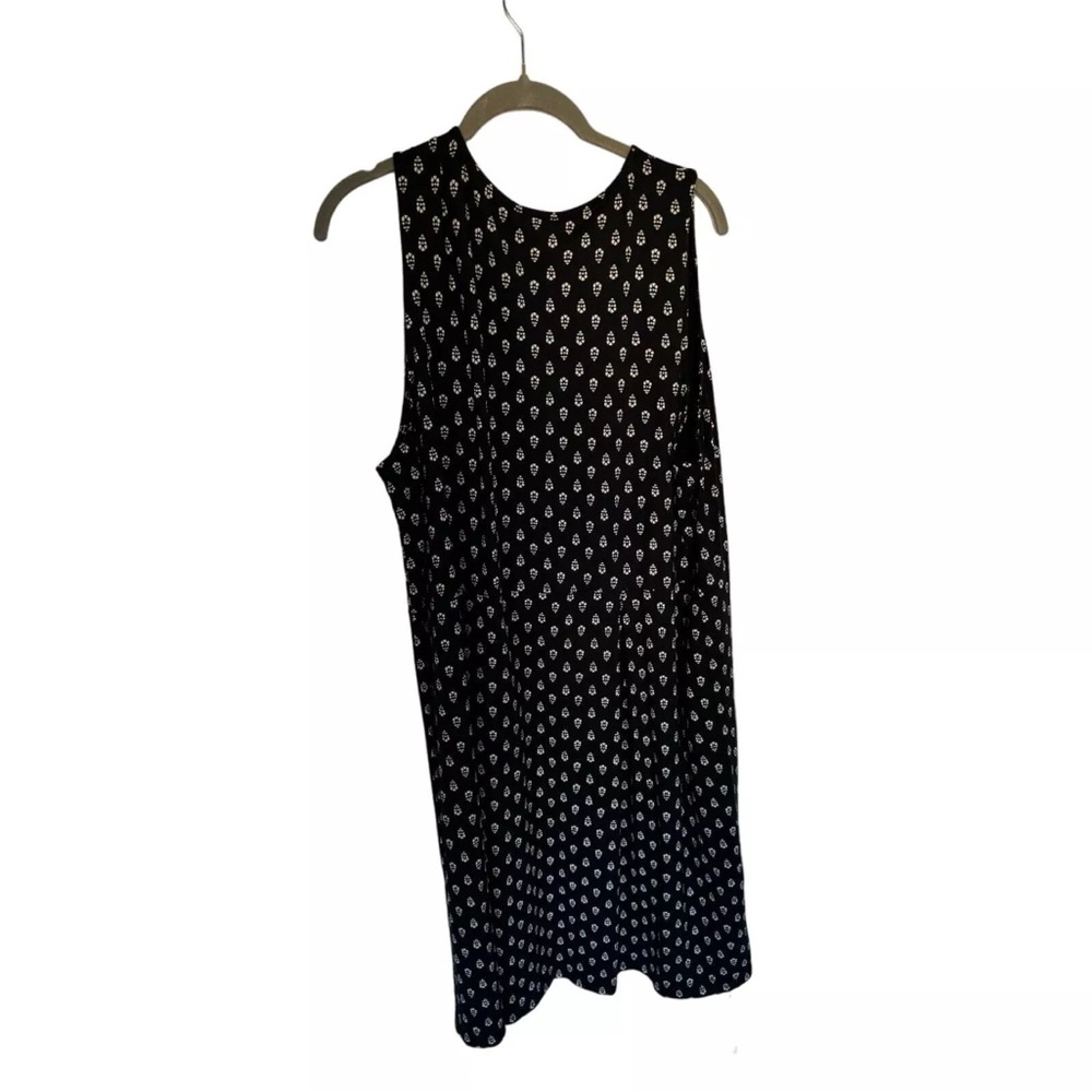 Black and White Patterned Sleeveless Dress